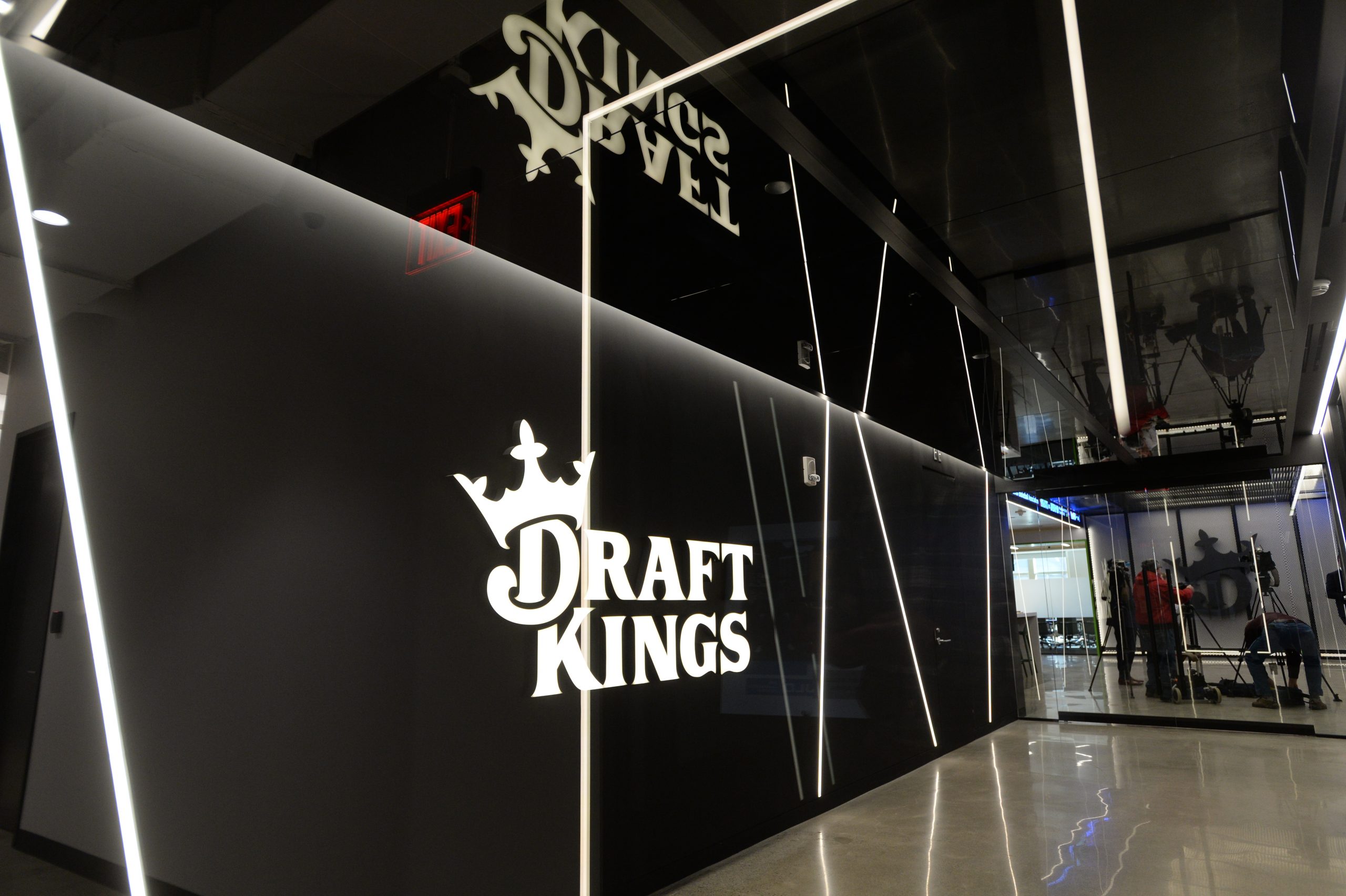 DraftKings raises fleshy-yr steering after “favorite” Q1