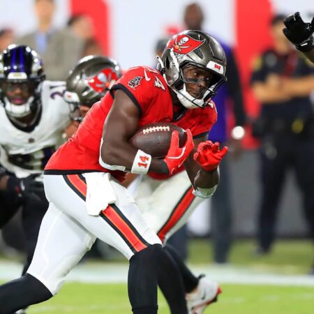 Smith’s Hit on Godwin Breaks NFL Rule