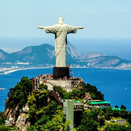 Brazil Seeks Spending Caps for Various Groups