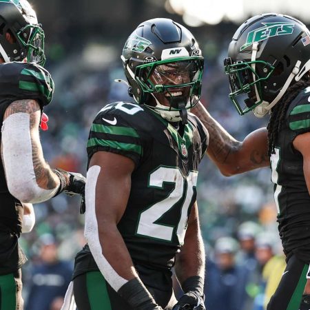 NFL Hall, Evans Injury Updates Impact Week 15