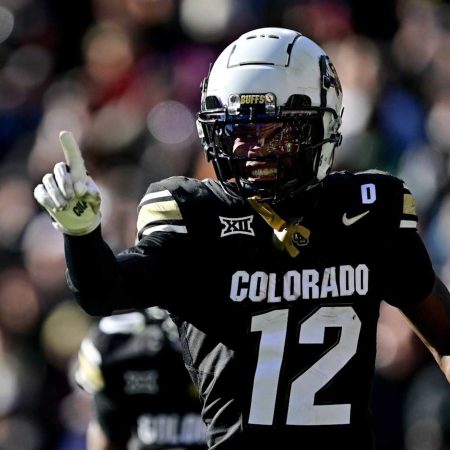 Hunter Eyes Heisman Before NFL Draft